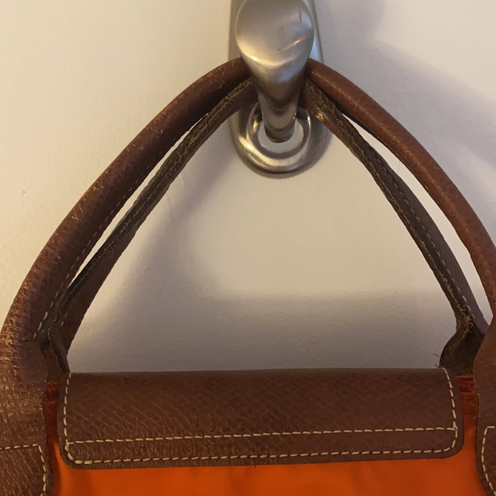 🧡 Longchamp Tote! 🧡 - Picture 3 of 8